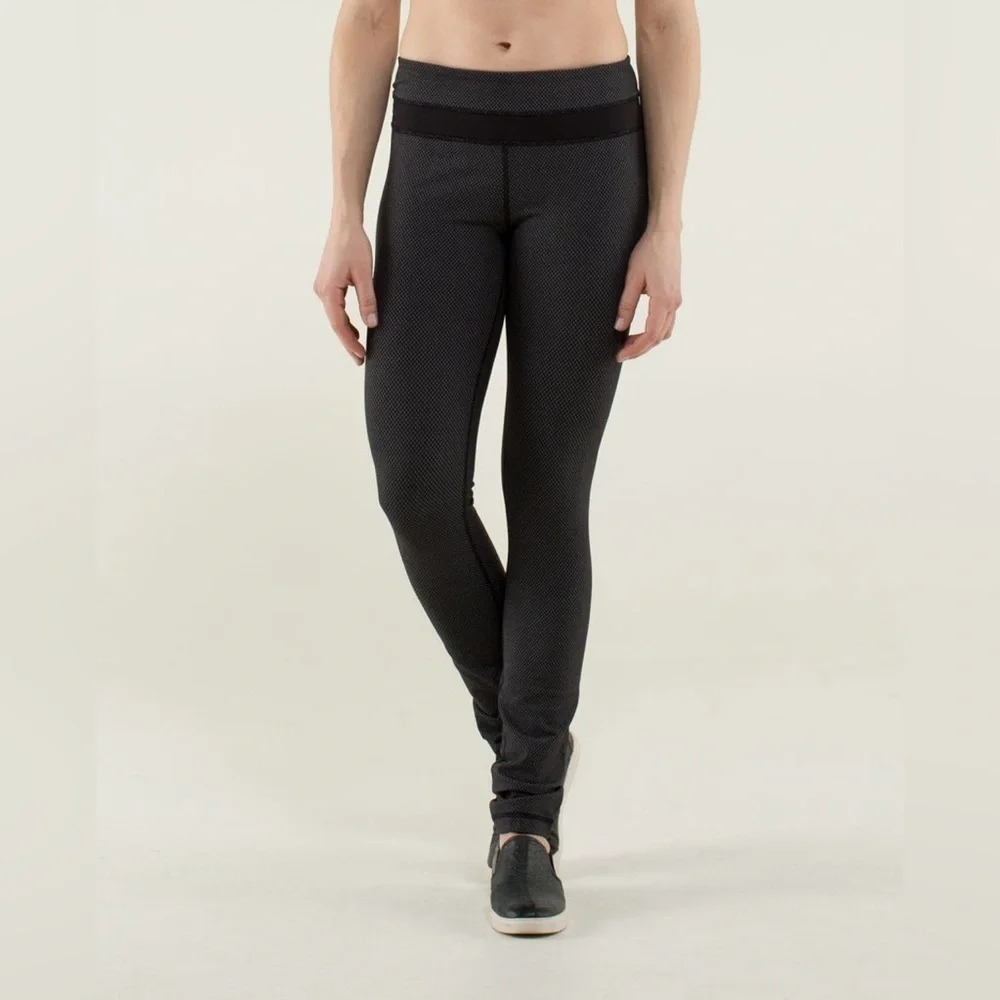 Lululemon Skinny Groove Pant Size 2 (Diamond Dot Black White)